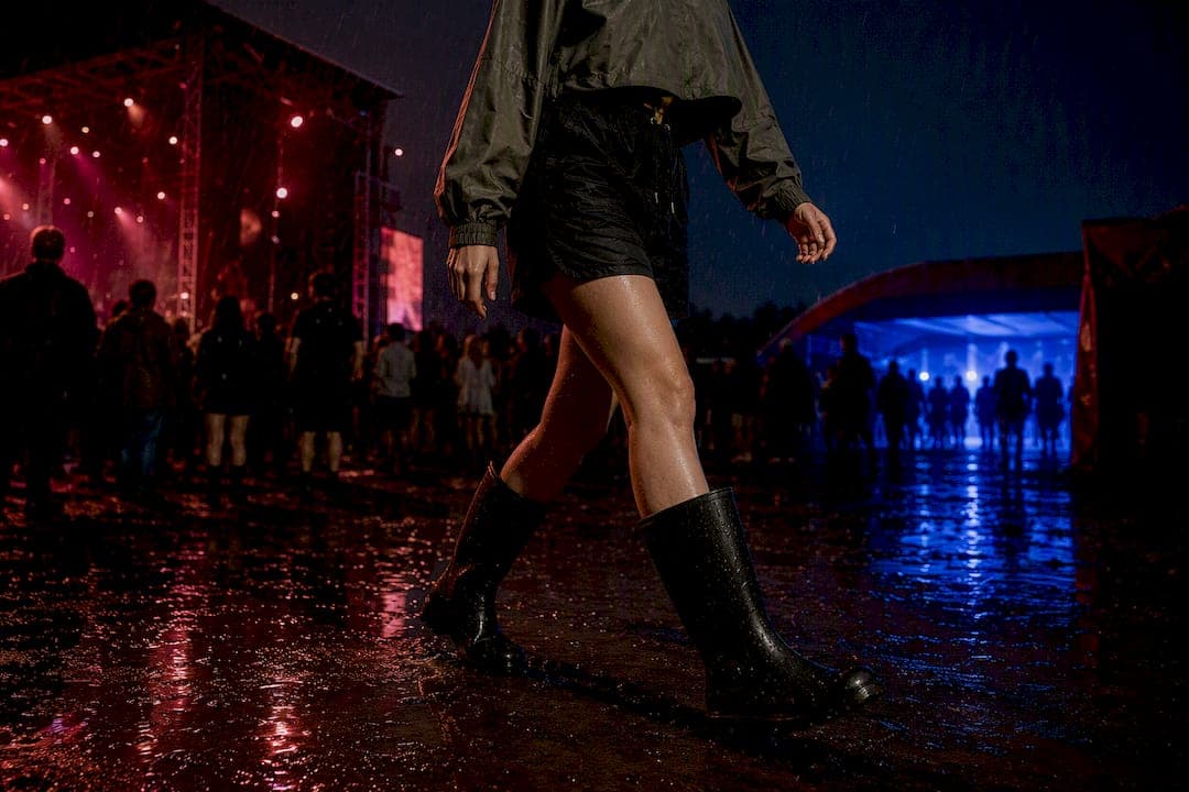 6 Rainy Concert Outfits for Concertgoers, Stylish and Dance Ready